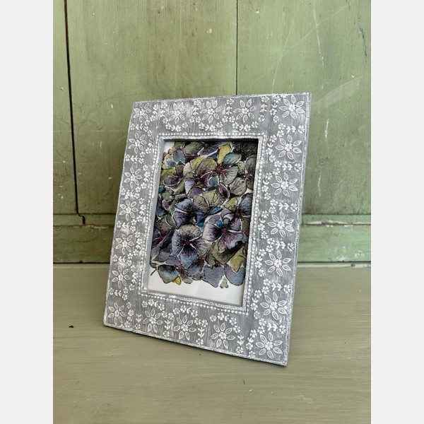 Grey flower photo frame
