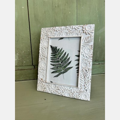 White flower photo frame