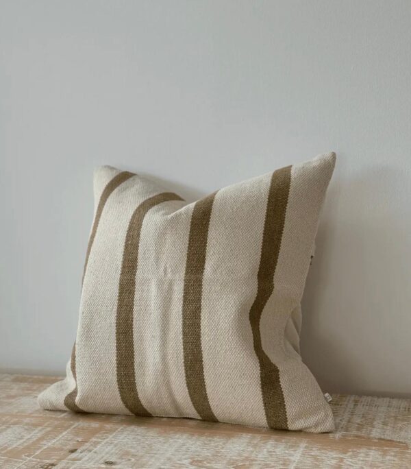 8e800d77-728d-4994-93b3-915f05de5bf4